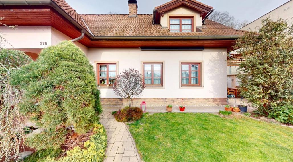 Pekný rodinný 6 izbový dom / Ratnovce pri Piešťanoch