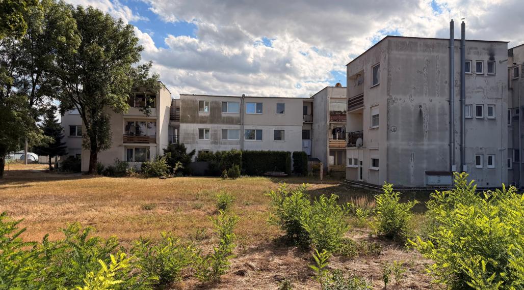 Veľký 2 izbový byt DOMINO / Piešťany Banka