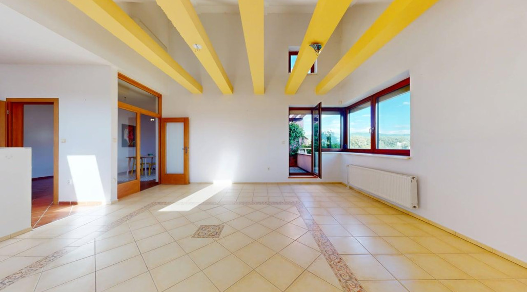 Jedinečný 4 izbový byt s terasou /167 m2/ Piešťany