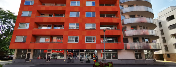 Luxusný, zariadený 3 izb. byt /PARKING, CENTRUM/ Piešťany