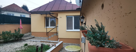Rodinný dom 2+K / Banka pri Piešťanoch