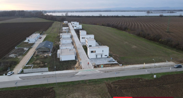 INVESTIČNÝ POZEMOK S VEĽKÝM POTENCIÁLOM / 6343 m2 / Nové Sokolovce