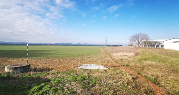 Pozemok pre výstavbu areálu výroby-skladovania / Piešťany