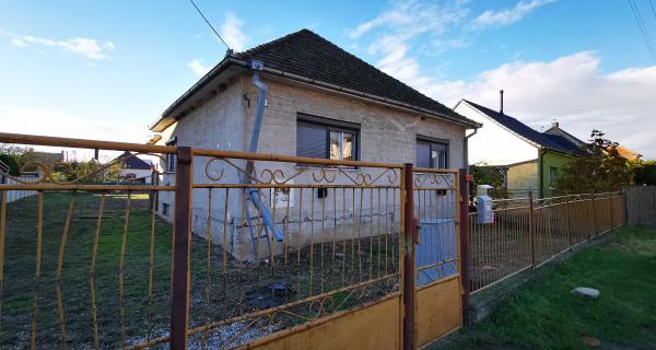 Pekný stavebný pozemok / 875 m2 / Trebatice