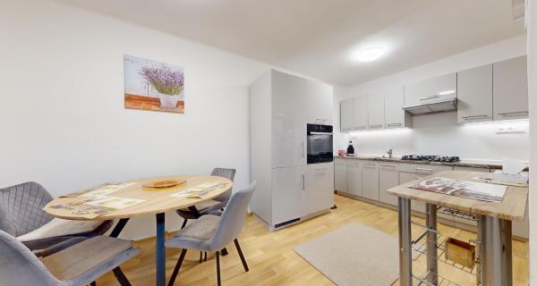 Na prenájom 3 izb. byt 63 m2 po kompletnej rekonštrukcii, loggia / Piešťany