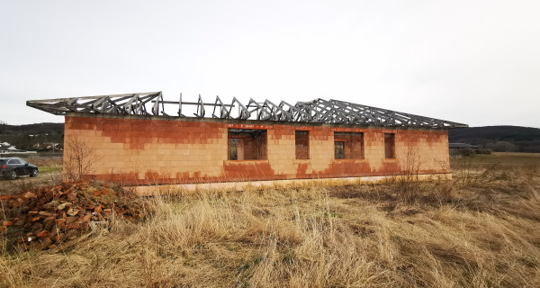 Stavebným pozemkom 670 m2 / rozostavaný RD, už zakreslený na LV / Sokolovce