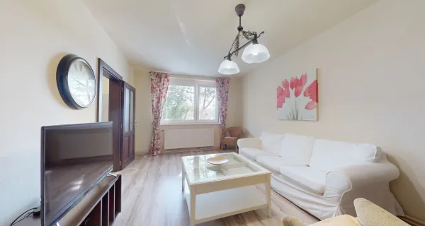 Vkusný, priestranný 2 izbový byt, 70 m2, kompletne zariadený, Piešťany-JUH