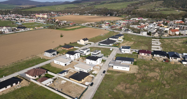 Lukratívny stavebný SPA pozemok (784 m2) / Banka pri Piešťanoch