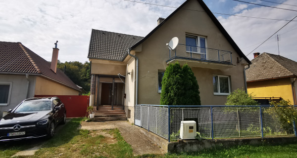 Rodinný dom s veľkým pozemkom 1779 m2 / Vaďovce pri Starej Turej