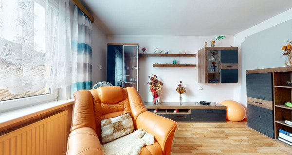 Rodinný dom s veľkým pozemkom 1779 m2 / Vaďovce pri Starej Turej