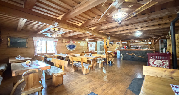 Kompletne vybavená reštaurácia KOLIBA 140 m2 + služobný byt 90 m2 na brehu jazera Sĺňava, okr.Piešťany