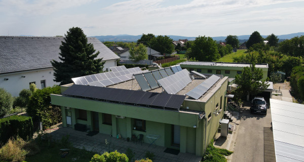 TOP  investícia !!! Energeticky nezávislá nehnuteľnosť !!!  4 bytové jednotky+parking+pozemok / Dubovany