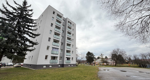 NA PREDAJ 2 izb. byt /balkón, výťah/ Vrbové