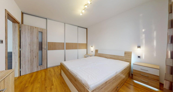 Zariadený 2 izb. byt /vlastné kúrenie/, priamo v centre, neďaleko AUPARK Piešťany