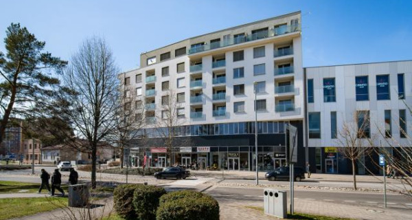 PRIPRAVUJEME / 2 izb. byt AUPARK / zariadený, pivnica, centrum /Piešťany