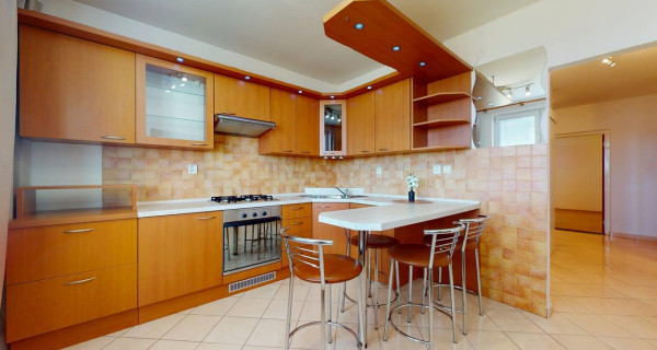 Pekný 4. byt Mateja Bela /komplet kuchyňa, 2 kúpeľne, loggia, výťah / Piešťany