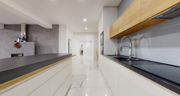 TOP APARTMENT, NA LODENICI (garáž, 1 x parking, pivnica) / Piešťany