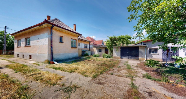 Rodinný dom v pôvodnom stave s veľkým pozemkom 1924 m2 / Malé Orvište