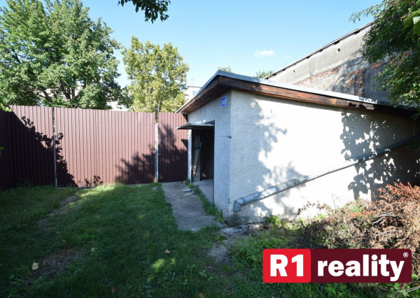 PREDANÉ Garáž 22m v centre mesta Piešťany