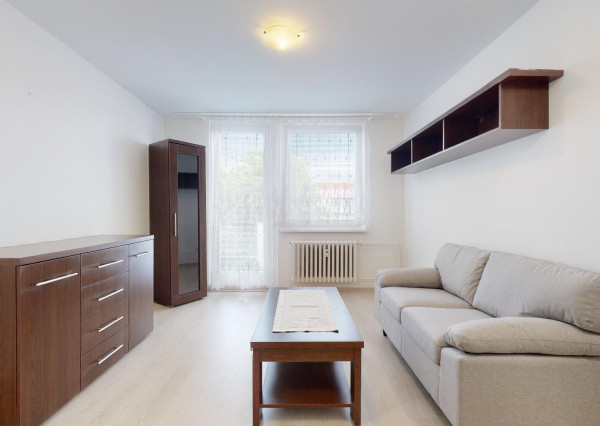 Príjemný 2 izb. byt TEPLICKÁ po kompletnej rekonštrukcii, výťah, balkón / Piešťany