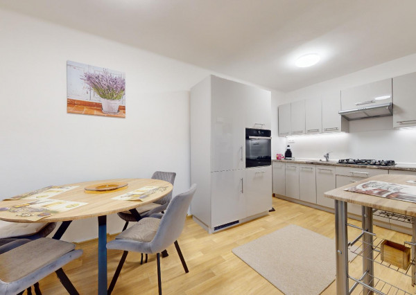 Na prenájom 3 izb. byt 63 m2 po kompletnej rekonštrukcii, loggia / Piešťany