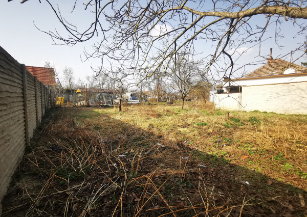 Stavebný pozemok / 431 m2 / Piešťany